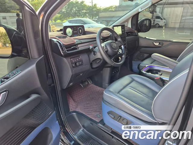 Hyundai Staria 2024 thumb 10