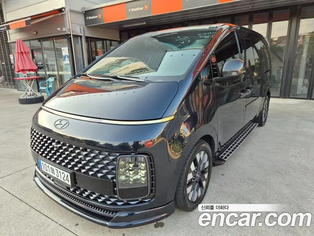 Hyundai Staria 2024 thumb 11