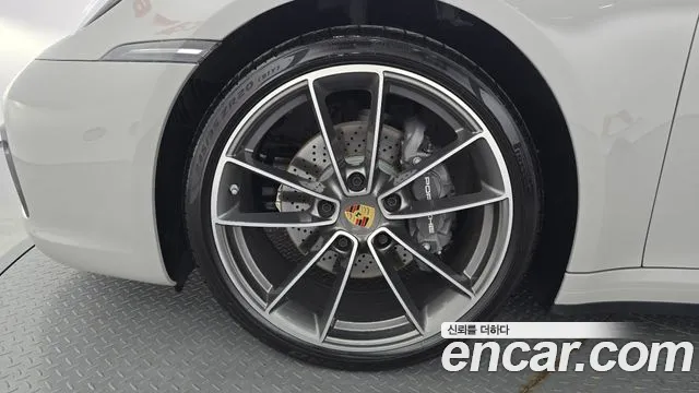 Porsche 911 2024 thumb 4