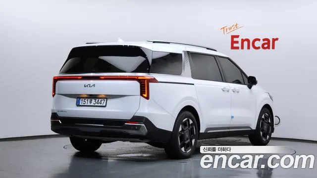Kia Carnival 2025 thumb 2