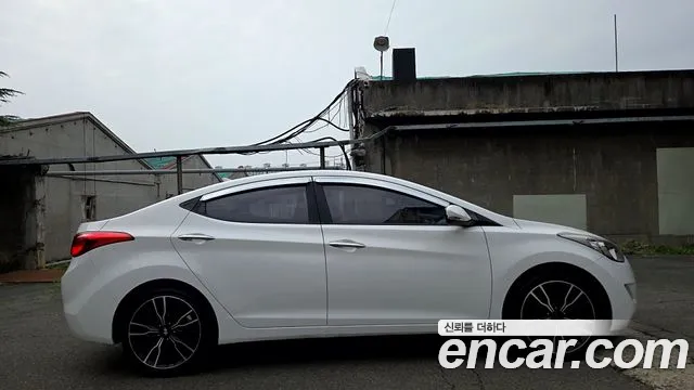 Hyundai Avante 2012 thumb 4