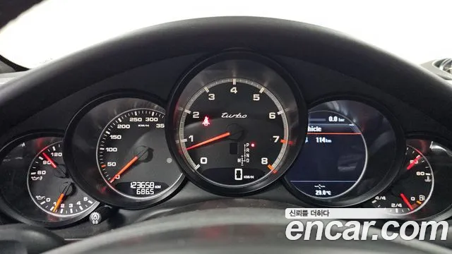 Porsche Panamera 2010 thumb 7