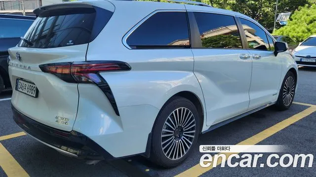 Toyota Sienna 2021 thumb 3