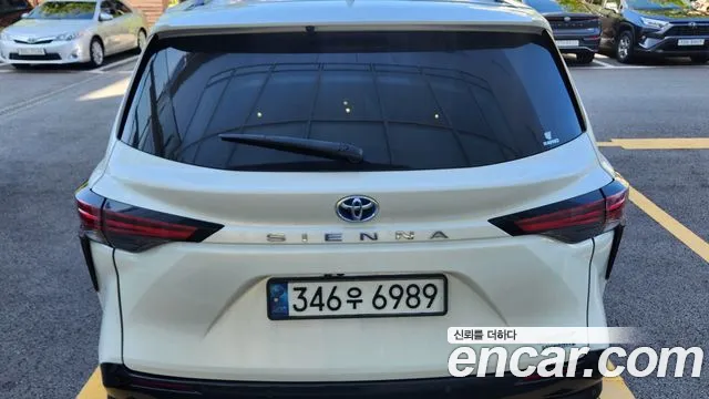 Toyota Sienna 2021 thumb 4