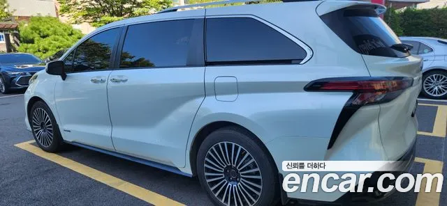Toyota Sienna 2021 thumb 5