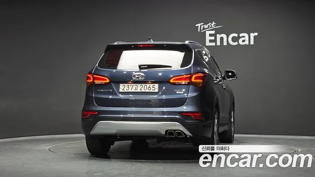 Hyundai Santa Fe 2015 thumb 4