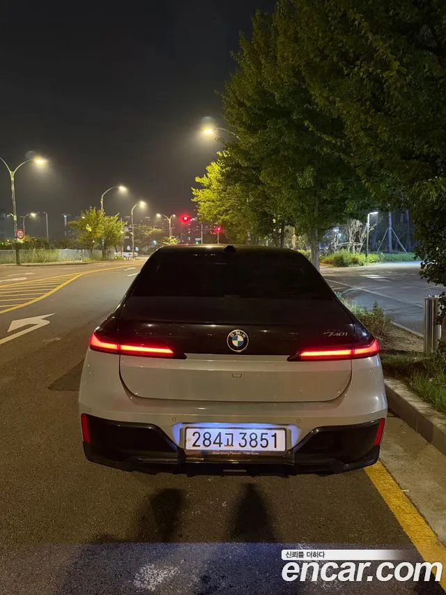 BMW 7 серии 2023 thumb 2