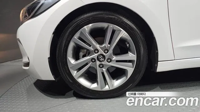 Hyundai Avante 2018 thumb 5