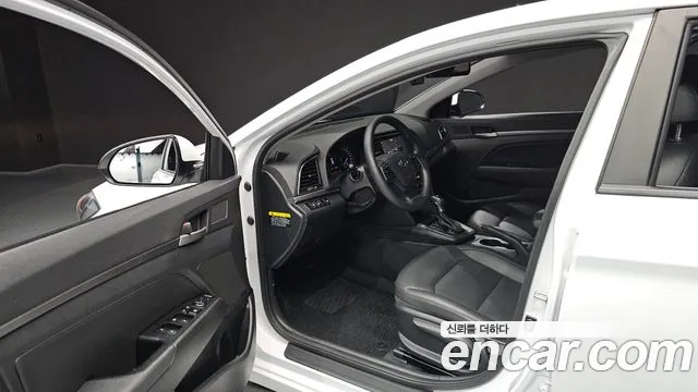 Hyundai Avante 2018 thumb 10