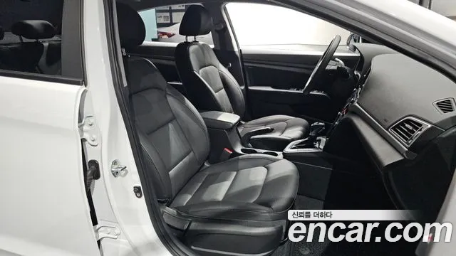 Hyundai Avante 2018 thumb 12