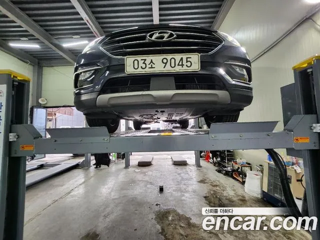 Hyundai Santa Fe 2017 thumb 3