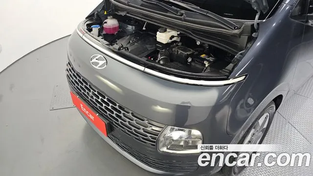 Hyundai Staria 2023 thumb 6