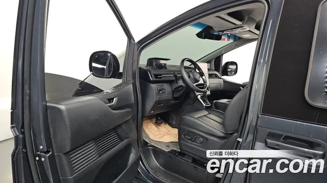 Hyundai Staria 2023 thumb 10