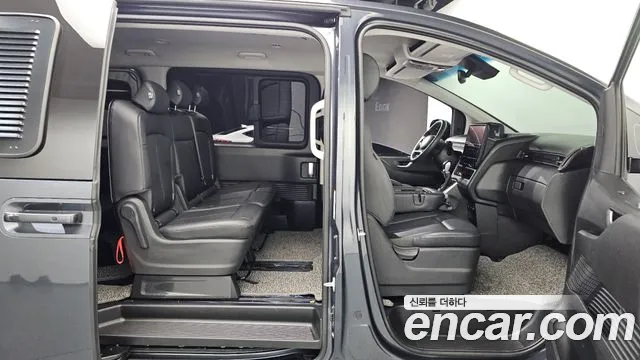 Hyundai Staria 2023 thumb 12