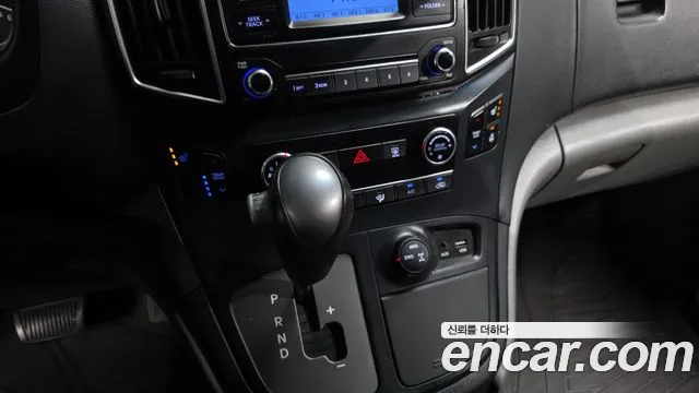 Hyundai Starex 2017 thumb 9