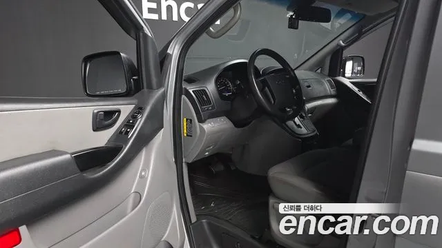 Hyundai Starex 2017 thumb 10