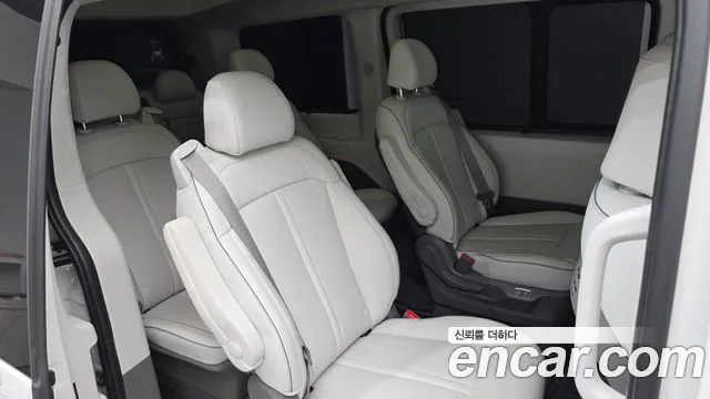 Hyundai Staria 2025 thumb 11