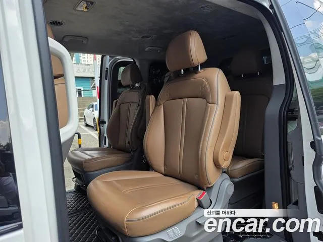 Hyundai Staria 2022 thumb 10