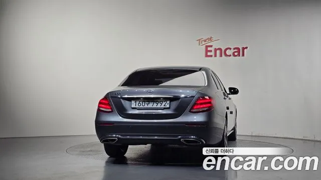 Mercedes-Benz E-Класс 2019 thumb 3
