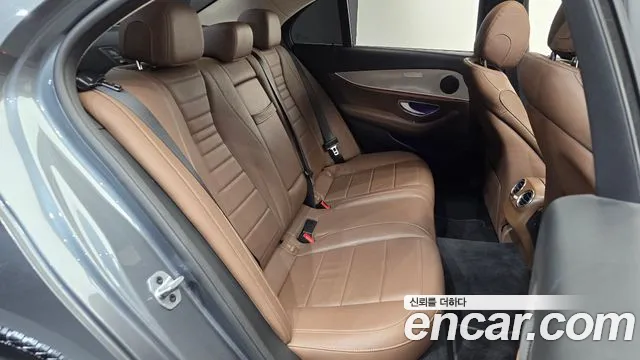 Mercedes-Benz E-Класс 2019 thumb 10
