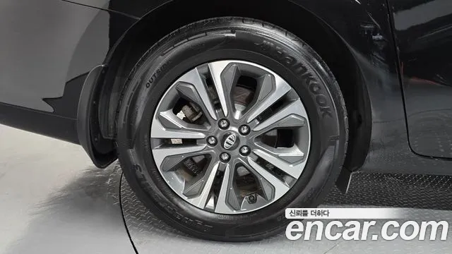 Kia Carnival 2019 thumb 5