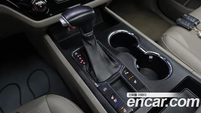 Kia Carnival 2019 thumb 9