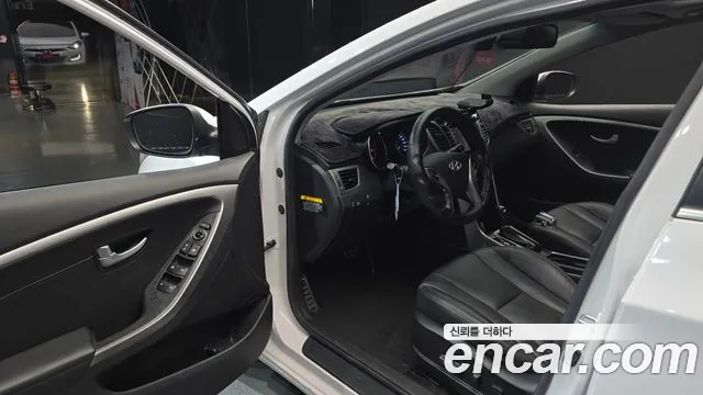Hyundai i30 2012 thumb 10