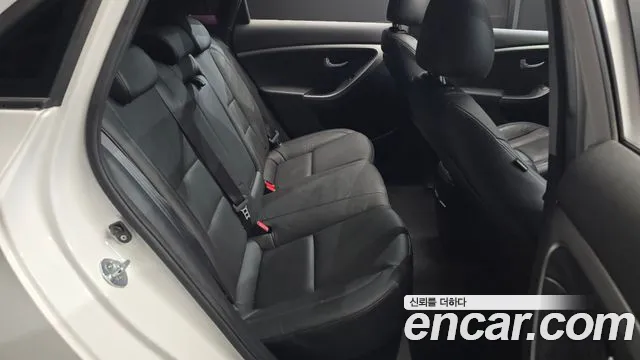 Hyundai i30 2012 thumb 11