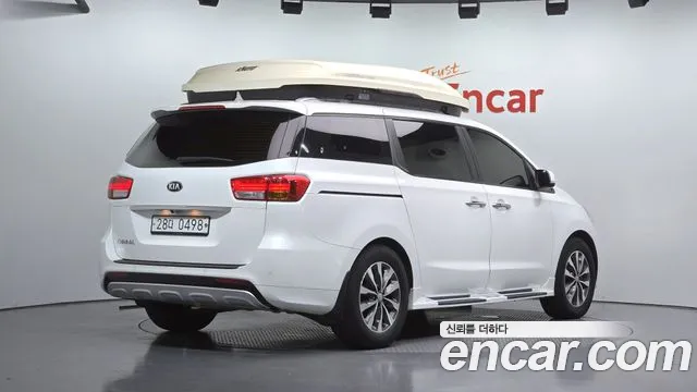 Kia Carnival 2016 thumb 2