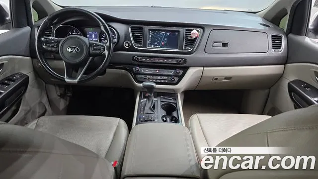 Kia Carnival 2016 thumb 7