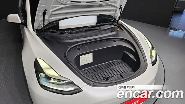 Tesla Model 3 2022 thumb 5