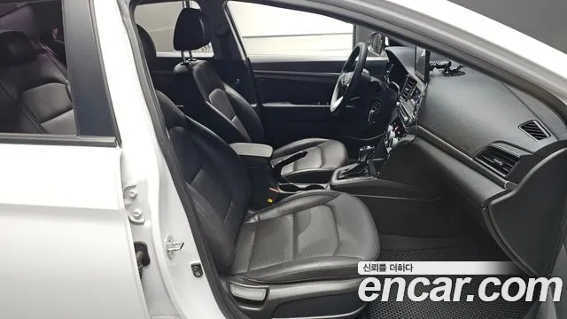 Hyundai Avante 2019 thumb 12