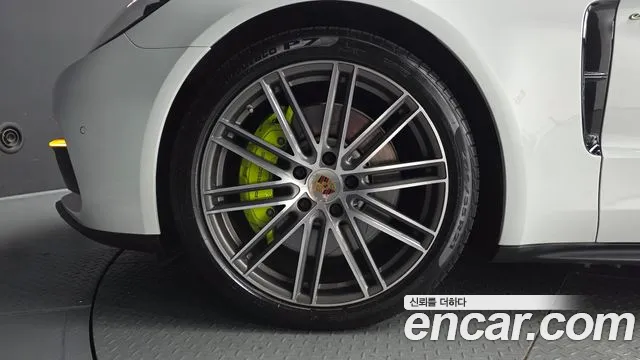 Porsche Panamera 2020 thumb 4