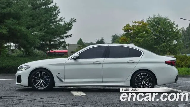 BMW 5 серии 2023 thumb 2