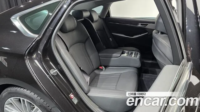 Genesis G80 2019 thumb 10