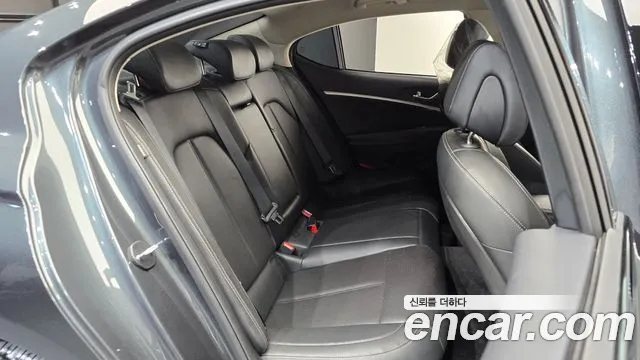Genesis G70 2021 thumb 10