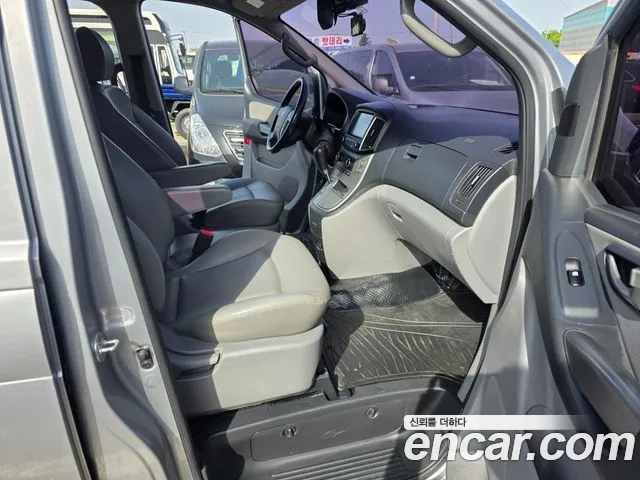 Hyundai Starex 2017 thumb 9