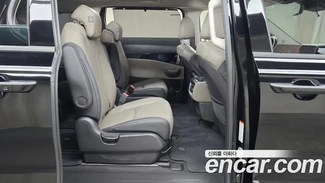 Kia Carnival 2024 thumb 11