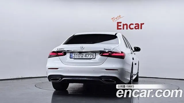 Mercedes-Benz E-Класс 2022 thumb 4