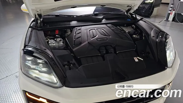 Porsche Cayenne 2025 thumb 5