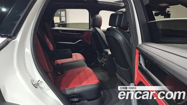 Porsche Cayenne 2025 thumb 10
