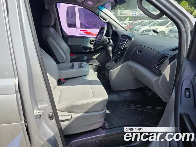 Hyundai Starex 2016 thumb 8