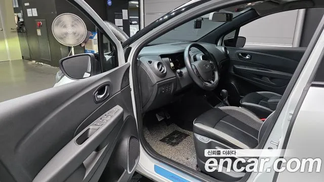 Renault Captur 2018 thumb 10