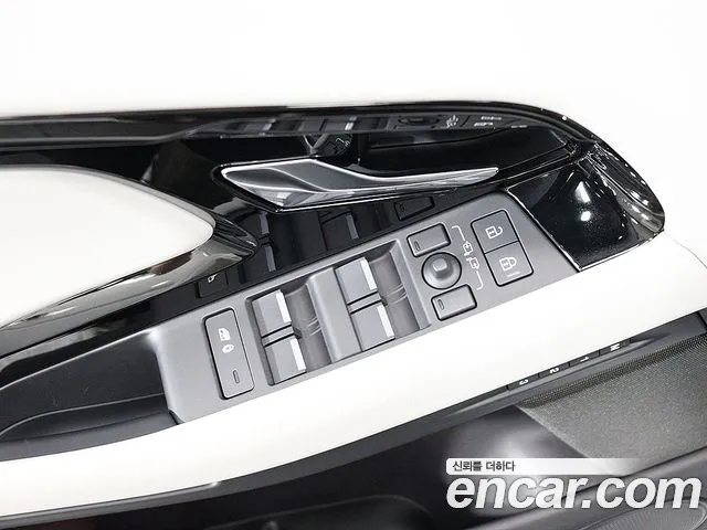 Land Rover Range Rover Evoque 2025 thumb 5
