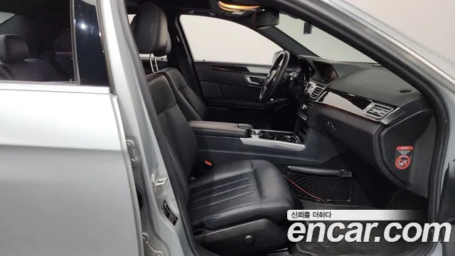 Mercedes-Benz E-Класс 2014 thumb 11