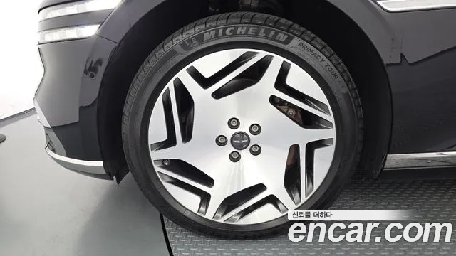 Genesis G90 2022 thumb 5