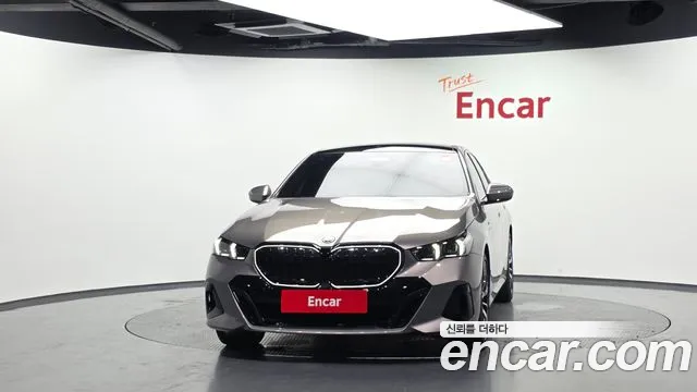 BMW 5 серии 2025 thumb 3