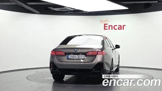 BMW 5 серии 2025 thumb 4
