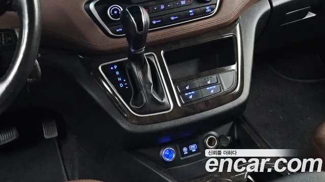 Hyundai Starex 2018 thumb 8