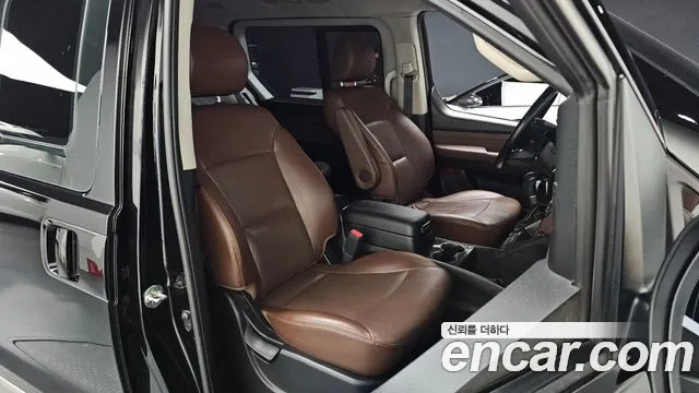 Hyundai Starex 2018 thumb 10